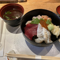 本等鮨 海馬 本店 - 22年10月の炙り海鮮丼