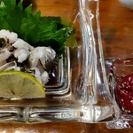 てっちゃん寿司 - 湯引きしたぷりぷりの穴子。