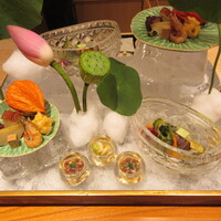 日本料理 別府 廣門 - 氷の芸術的八寸