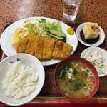 中華 丸長 - 本日の日替わり定食　トンカツ（ロース） 850円