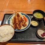 かもめの台所 - 海鮮三昧フライ定食(大海老・鯵・カキ)