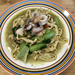 ましゅ ましゅ - 季節野菜とシーフードの塩味（バジルソース）