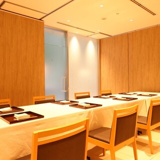 個室C.D（8～14名）