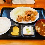 食事処 かず屋 - からあげ定食（小盛）　900円