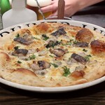 トリワイン ＰＩＫＯＳＨＨＨＵ - サンマとシジミのシーフードピザ