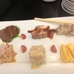 桂花 - ６種の冷菜盛り合わせ。歯ざわりを楽しむ。パパイヤの漬物が意外な美味しさ！