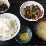 ニュー長田屋 - 馬ホルモン定食   950円なり