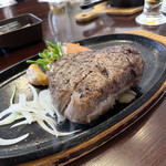 炭火ステーキ クローバー - 国産牛ヒレステーキ