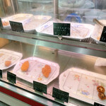 西山商店 - ほとんど売り切れですが、揚げたてを作って頂けます