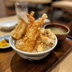 海鮮串天ぷら 中野家 - ▪️天丼 ￥1.080 海老×2含む6種類もの天ぷらがぎっしりです