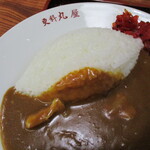 更科丸屋 - カレー皿にはしっかりロゴ入り