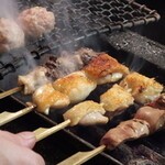 Brochette Namioka - 【純鶏地鶏を堪能】名古屋コーチンは赤みを帯びた肉に適度に香りの良い脂肪で歯ごたえがよく、コクのある味が堪能できます。