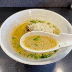 石山商店 - 牡蠣のクリーミーな旨味が活きているスープ