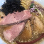 背脂中華そば くろ澤 - チャーシュー背脂中華そば  1060円