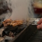Brochette Namioka - 【日本三大地鶏】焼鳥は唯一100％純血が守られている「名古屋コーチン」を使用。肉の旨みがつまった焼鳥をご賞味ください。