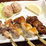 Brochette Namioka - おまかせ7種コースは串焼7種と逸品料理1品、追加で希少部位の串焼や揚げ物、お食事もご用意しております。（内容は日によって変わります。）
      
      4,700円（税込）
