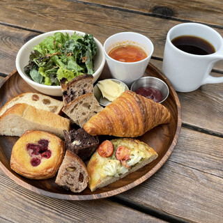 パンと楽しむ特別なコーヒー。希少なシングルオリジン豆を厳選