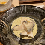 鮨処 有馬 - 鮑生ｸﾘｰﾑ肝海苔出汁ｿｰｽ