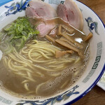 Manya Tsukasa - 濃厚煮干し　刻み玉ねぎが別皿で提供される。