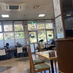 レストラン　あさやホテル - 店内は殺風景