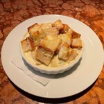 銀座-LAZY - ゴルゴンゾーラチーズとパンのグラタン(小サイズ)