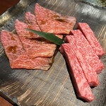 蕃 YORONIKU - 《焼物特選部位》特選サーロイン 、ザブトンのすき焼き