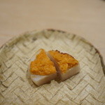 三谷 - オホーツク産帆立のコノコ乗せ焼