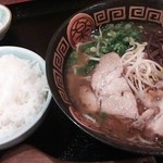 とら家 - 黒豚ラーメンセット850円