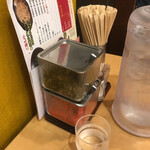 博多JIRO - テーブル席　薬味等