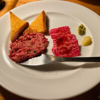 カルネジーオ イースト - 