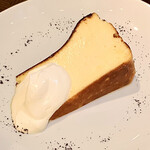 3rd. BAR&GRILL RESTAURANT - バスクチーズケーキCheesecake
      とろとろクリーミーで美味しぃ　　　　　　　　　　　　　　900円税込