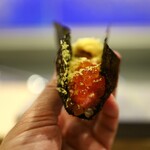 Sushi Akazu - トロ、イクラ、雲丹のオールスター巻物