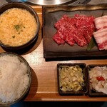 焼肉 ギュウトピア - 赤身ランチ1300円税別、ソフトドリンク付き、ご飯大盛り無料