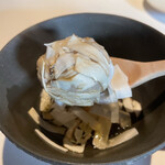 レスピラシオン - 加賀蓮子、能登の松茸、七面鳥のお出汁