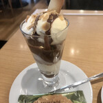 カフェ モロゾフ - セットのチョコレートパフェ・お菓子付き