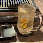 黒毛和牛焼肉 白か黒 - 