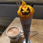 Gelato pique cafe bio concept - パンプキンクレープ、カフェラテ