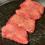 黒毛和牛焼肉 白か黒 - 