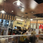 Okonomiyaki Mitchan Sohonten - 賑わう店内☆。.:＊・゜