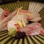 酒と料理　戸塚駅横研究所 - 鮮魚盛合せ(¥1,280)