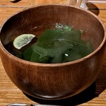 鹿酔庵 - すまし汁(ワカメいっぱい)