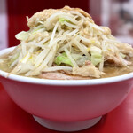 ラーメン二郎 - 小ラーメン ニンニク少なめアブラ 正面から