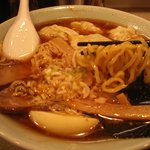 九龍 - やや太めの麺