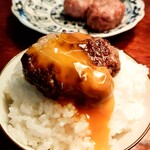 炭火焼肉 福わらひ - トリュフ卵黄ハンバーグ
