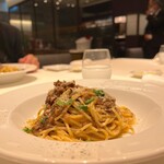 Enoteca NORIO - 白ワインで煮こんだ牛スジ肉のスパゲッティ