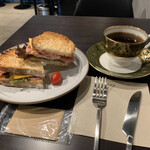 Cafe HACHIFUKU - 「モーニングサービス(生ベーコンのサンドイッチ)」
