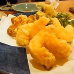 手打そば 菊谷 - 天ぷら盛り合わせ
      