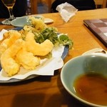 手打そば 菊谷 - 天ぷら盛り合わせ
      