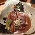 次郎長寿司 - 牛煮込み