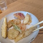 h Yamagata Soba Saryou Tsukinoyama - 野菜は8種